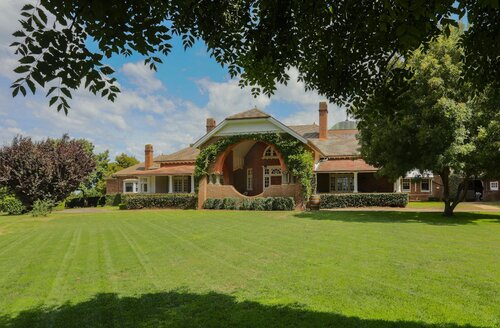 Petersons Armidale Winery & Guesthouse