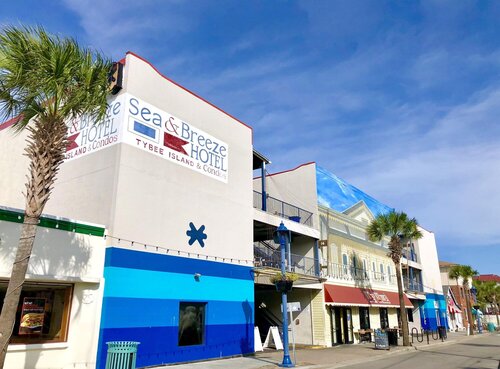 Sea And Breeze Hotel And Condo