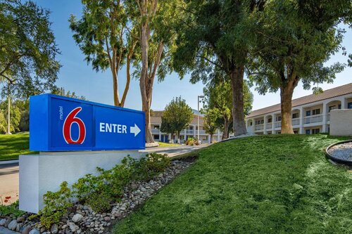 Motel 6 Thousand Oaks South