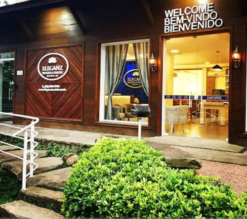 Eleganz Hostel e Suítes