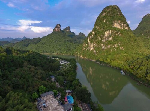Yangshuo Li River Resort