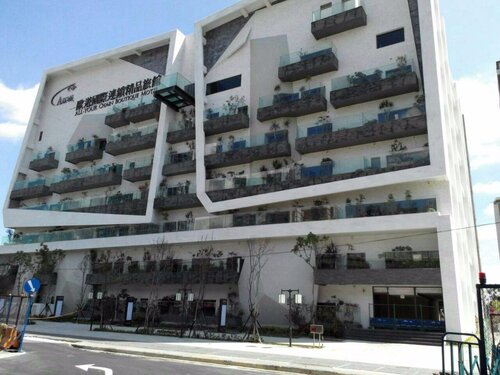 ALL-UR Chain Boutique Motel