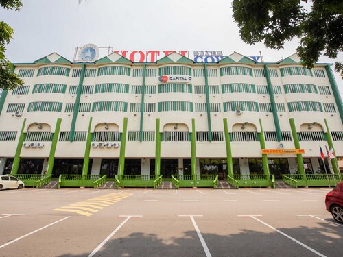 OYO 89432 Hotel Super Cowboy