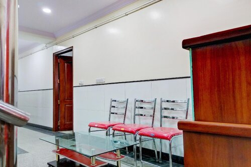 Oyo 12083 Hotel Champion Inn