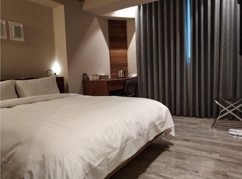 Old School - Nan Fun House Hotel