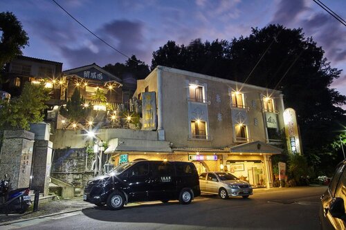 Phoenix Pavilion Hot Spring Hotel