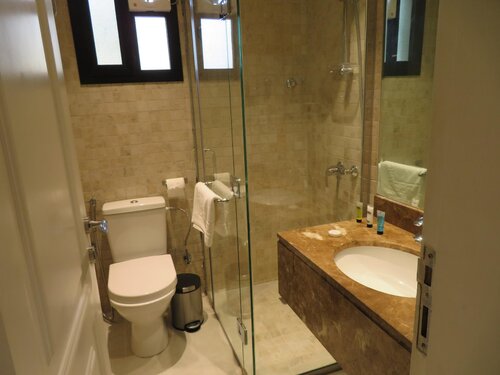 Loren Suites Corniche