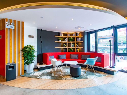 Ibis Wuxi NanChang St. Taihu Square Subway Station