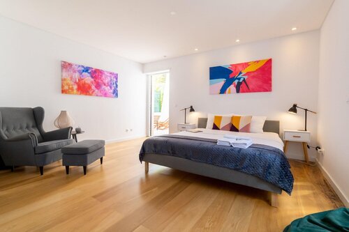 Industrial Lisbon Apartment - Adults Only