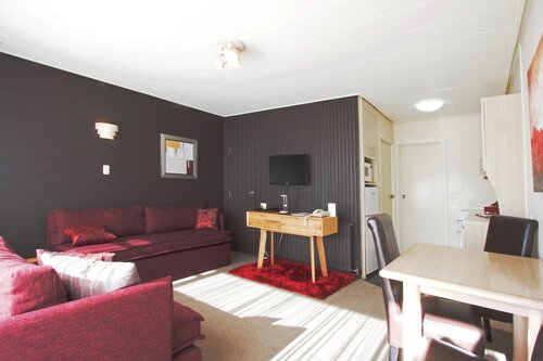 George Street Motel Apartments (previously Farrys 