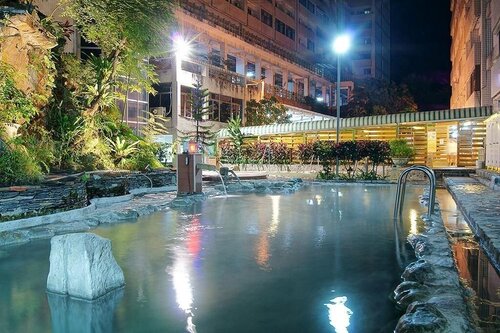 Lei Zhiben Hot Spring