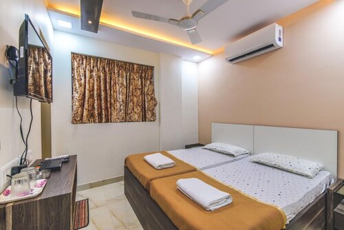 Hotel Nest Inn, Malad