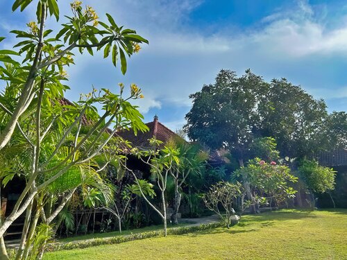 Island Garden Huts & Yoga Shala