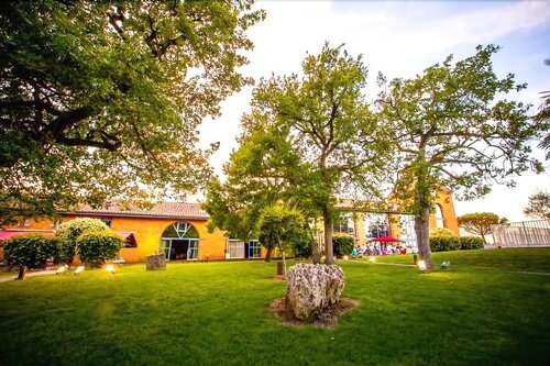 Les Ecuries De La Tour