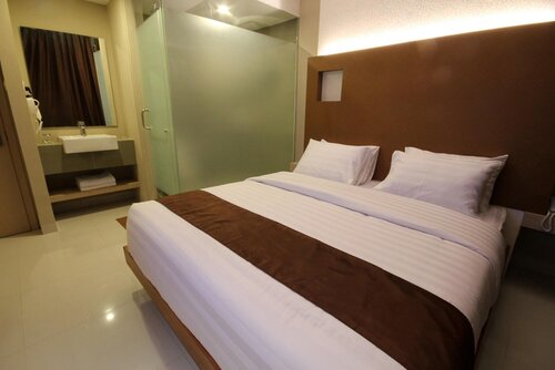 Os Hotel Airport Batam
