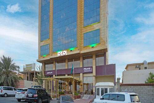 Capital O 596 Garden Palace Hotel