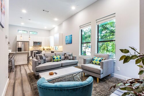 Montrose Guesthouse Suites