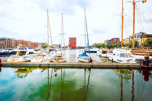 U Eat & Sleep Antwerp