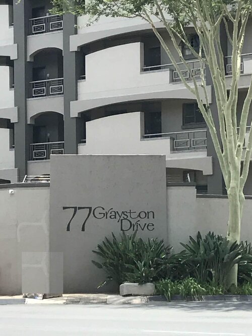 77 Grayston Apartment