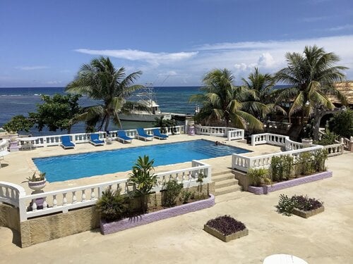 Cariblue Beach Hotel And Scuba Diving Resort