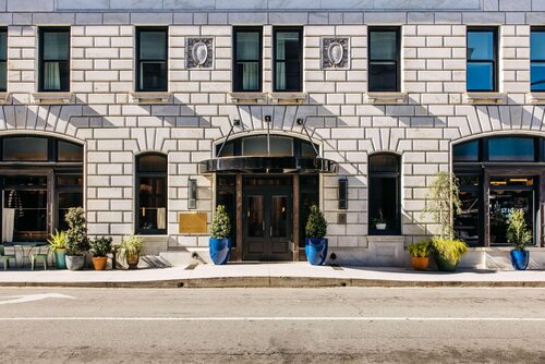 The Drayton Hotel Savannah, Curio Collection by Hi