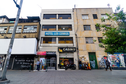 1083 Los Cerros de Bogotá