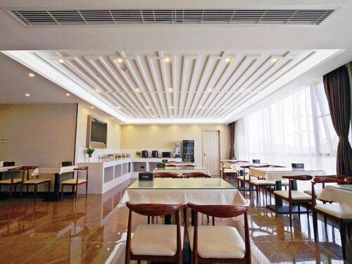 GYA Hotel (Jingjiang Gongsuo Bridge)