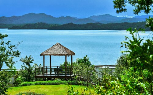Lushan West Sea Resort, Curio Collection by Hilton