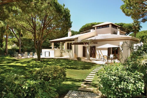 Pine Cliffs Village & Golf Suites