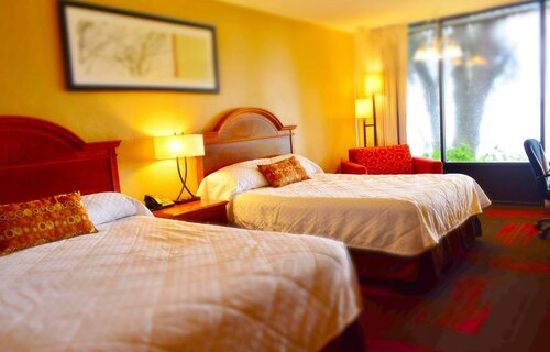 Crystal Cove Riverfront Resort