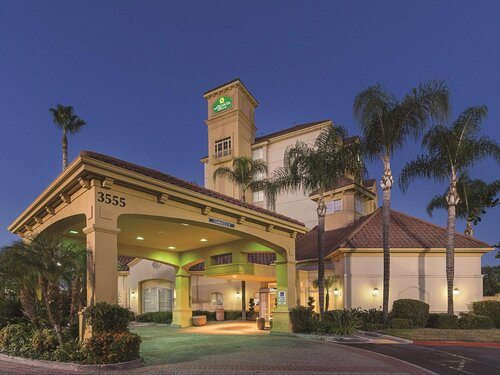 La Quinta Inn Suites by WYNDHAM ONTARIO AIRPORT