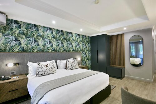 Cresta Thapama Hotel