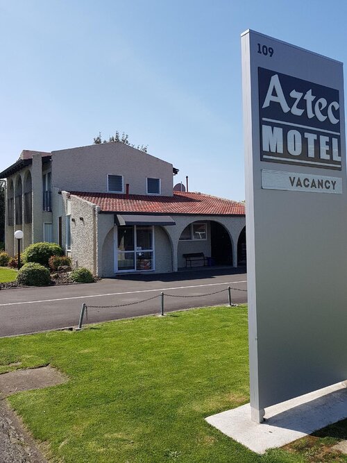 Aztec Motel