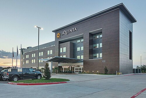 La Quinta Inn & Suites Plano Legacy Fri
