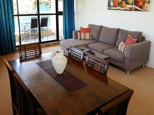 Kirribilli Riverfront Apartments