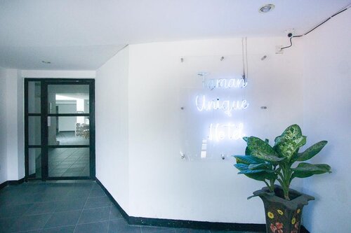 Formerly RedDoorz Premium near Senggigi Beach