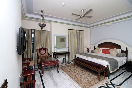 Orient Taj Hotel &Resort