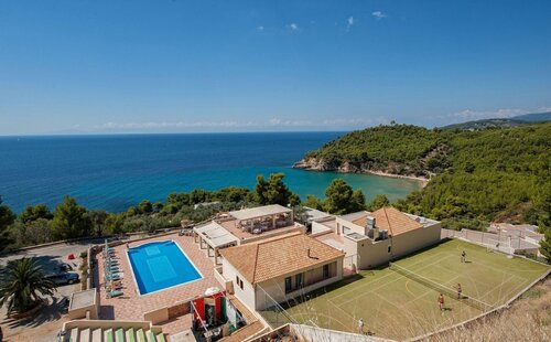 Alonissos Beach Bungalows & Suites Hotel