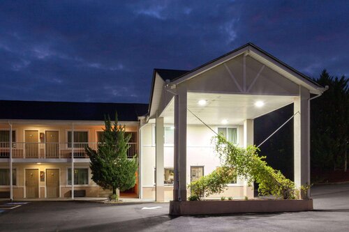 Days Inn By Wyndham Dahlonega University Area