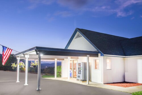 Travelodge By Wyndham Lake George Ny