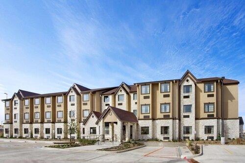 Microtel Inn & Suites By Wyndham Buda At Cabela's