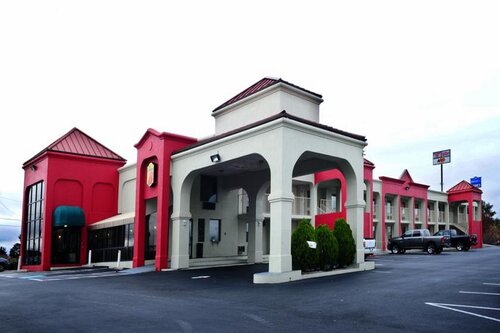 Super 8 by Wyndham McDonough