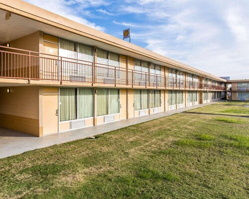 Econo Lodge Calhoun Area