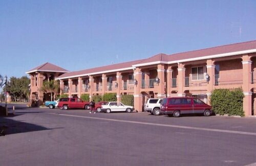 Merced inn & suites