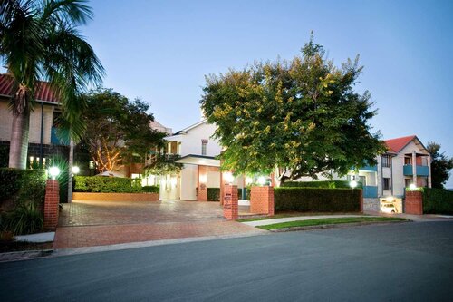 Ramada by Wyndham Brisbane Windsor Hotel