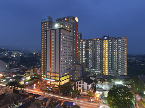 HARRIS Hotel And Convention Ciumbuleuit Bandung