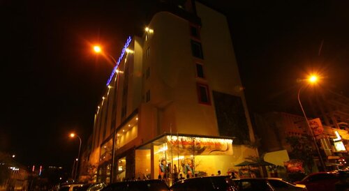 The Falatehan Hotel by Safin