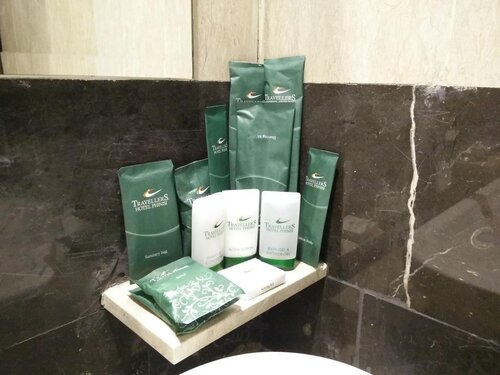 Travellers Hotel Phinisi