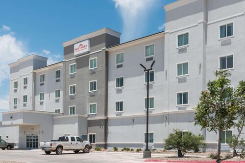 Hawthorn Suites By Wyndham Midland