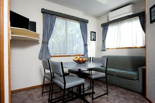 Lakes and Craters Holiday Park